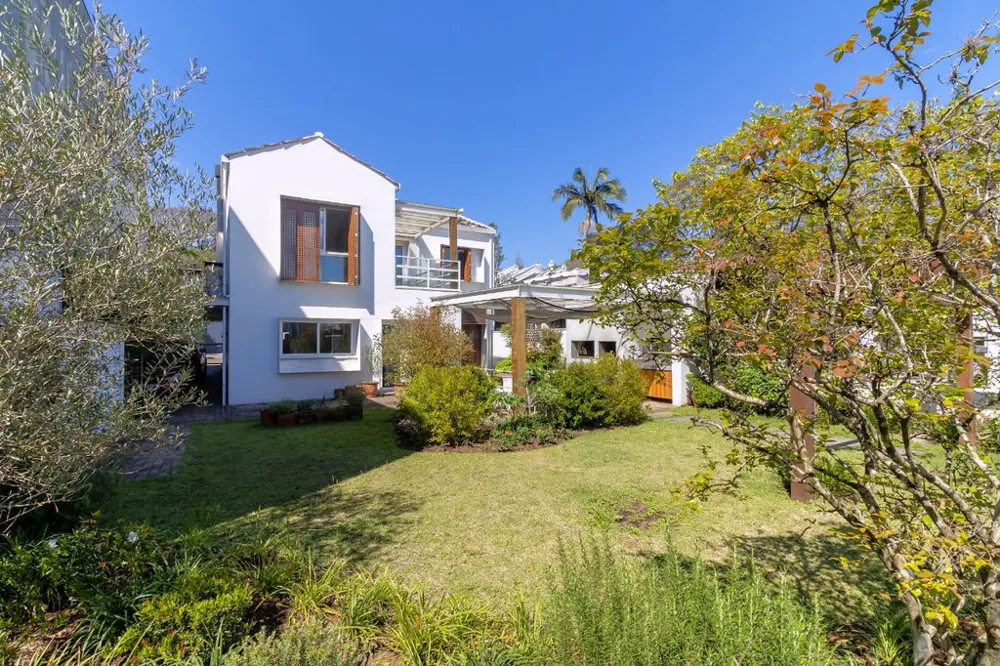 Casa para venda no bairro Três Figueiras em Porto Alegre