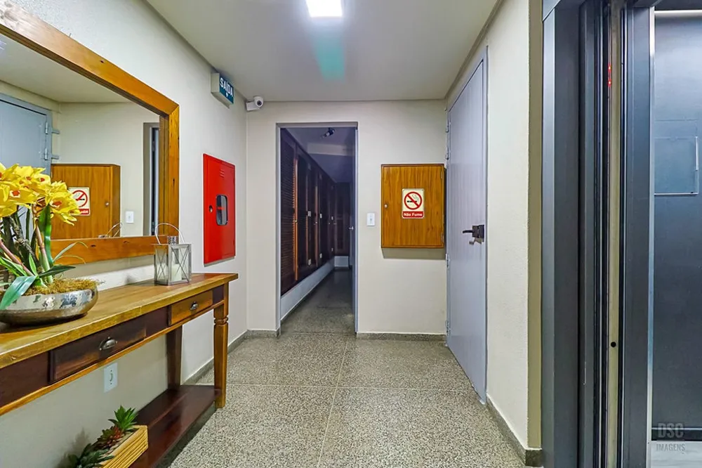Sala para venda no bairro Passo da Areia em Porto Alegre
