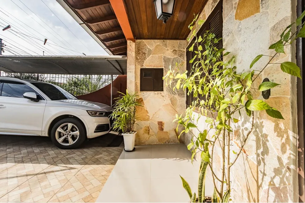 Casa para venda no bairro Rubem Berta em Porto Alegre