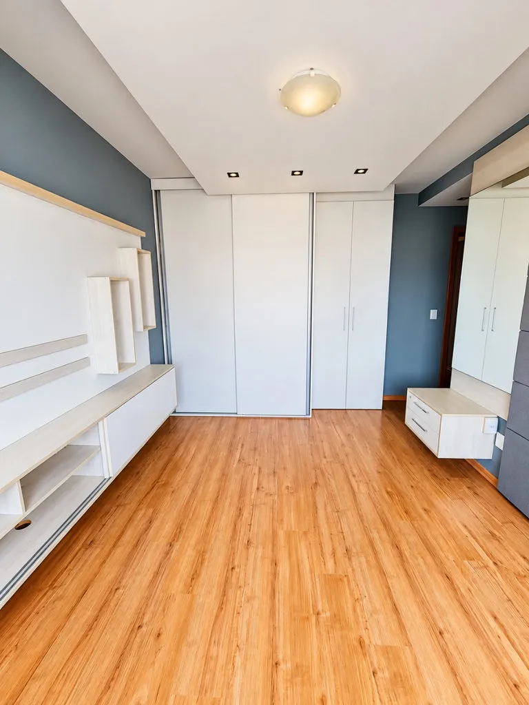 Apartamento para venda no bairro Passo da Areia em Porto Alegre