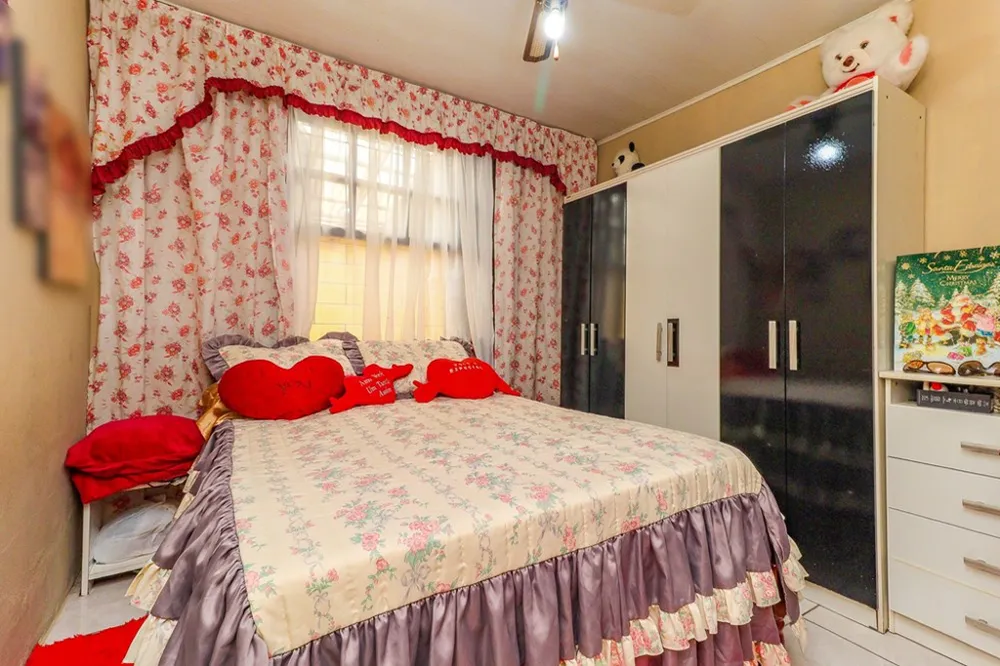 Casa para venda no bairro Rubem Berta em Porto Alegre