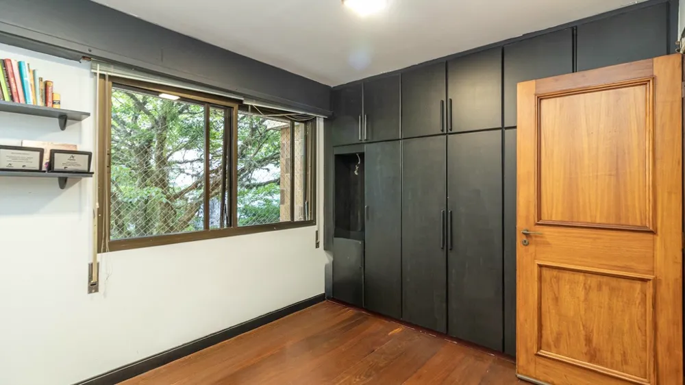 Apartamento para venda no bairro Moinhos de Vento em Porto Alegre