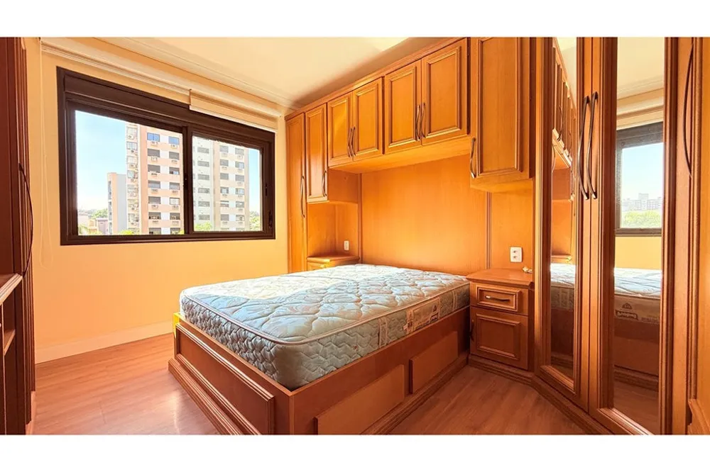 Apartamento para venda no bairro Menino Deus em Porto Alegre