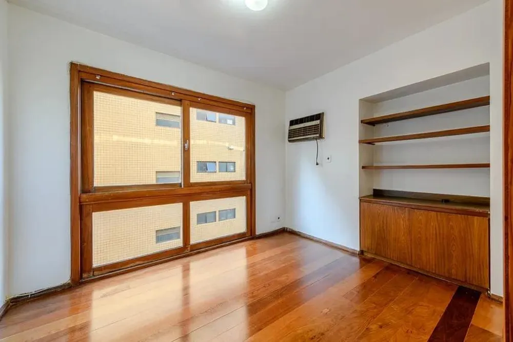 Apartamento para venda no bairro Moinhos de Vento em Porto Alegre
