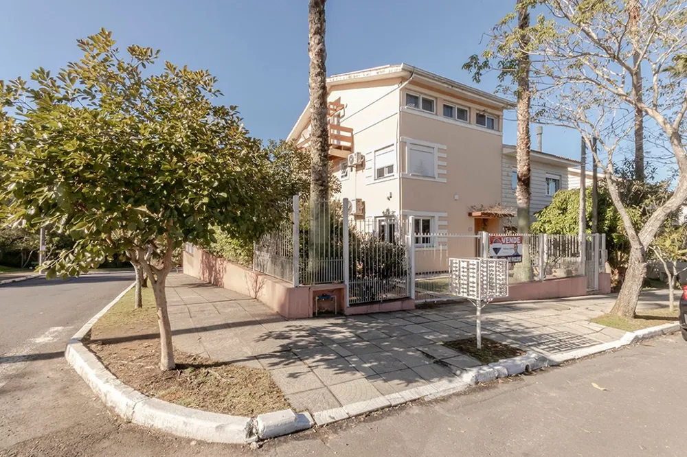 Casa para venda no bairro Lomba do Pinheiro em Porto Alegre