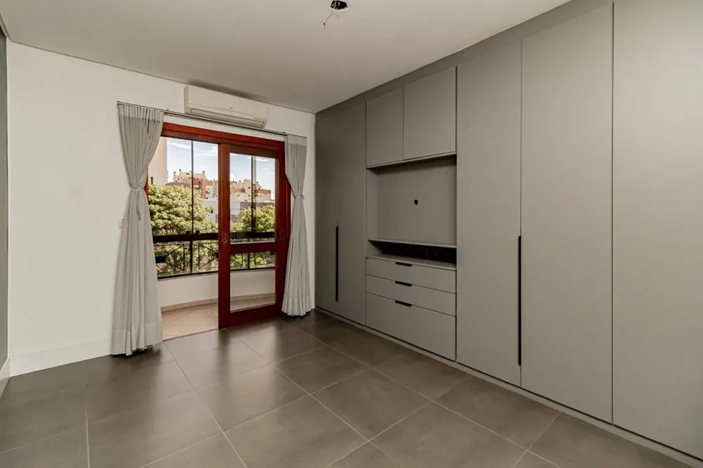 Apartamento para venda no bairro Menino Deus em Porto Alegre
