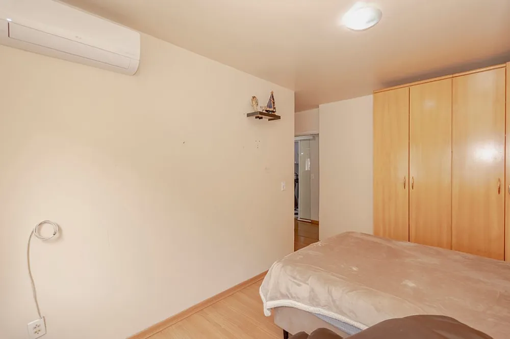 Apartamento para venda no bairro Vila Ipiranga em Porto Alegre