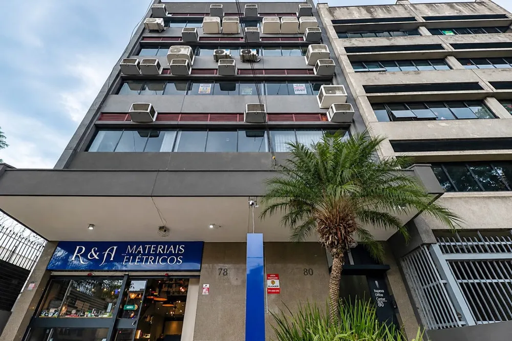 Sala para venda no bairro Passo da Areia em Porto Alegre