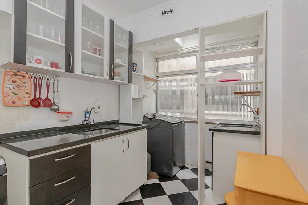 Apartamento para venda no bairro Vila Ipiranga em Porto Alegre