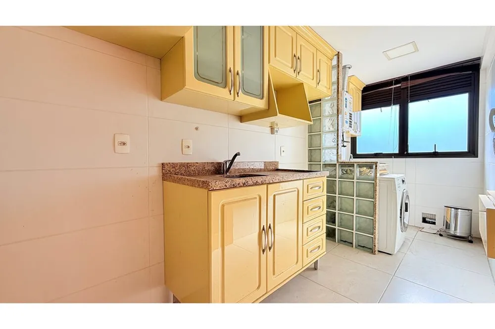 Apartamento para venda no bairro Menino Deus em Porto Alegre