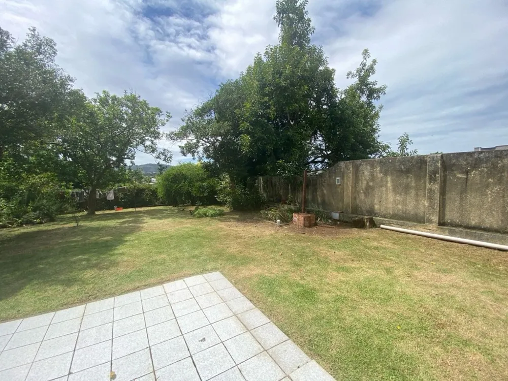Casa para venda no bairro Jardim do Salso em Porto Alegre
