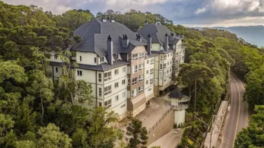 Apartamento para venda no bairro Floresta em Gramado