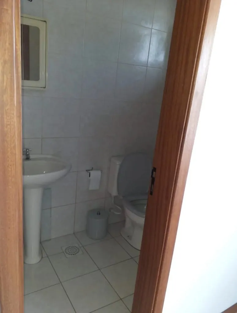 Sala para venda no bairro Passo da Areia em Porto Alegre