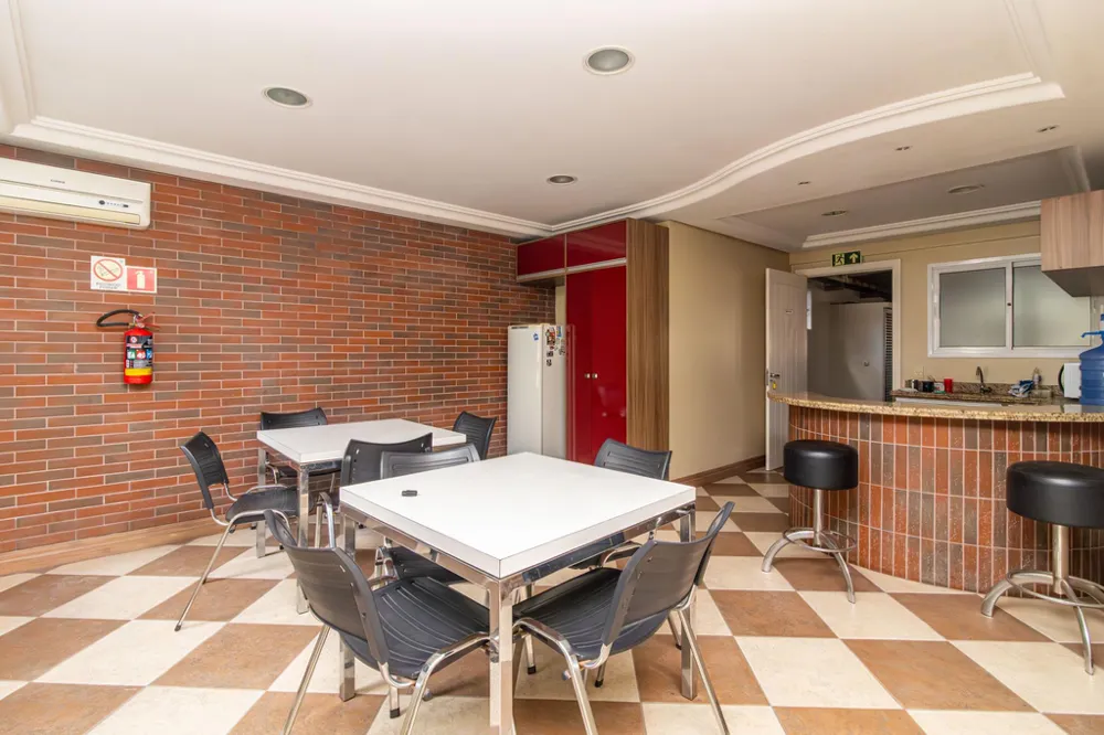 Apartamento para venda no bairro Moinhos de Vento em Porto Alegre