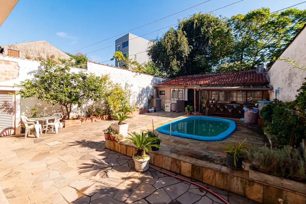 Casa para venda no bairro Jardim Itu Sabará em Porto Alegre