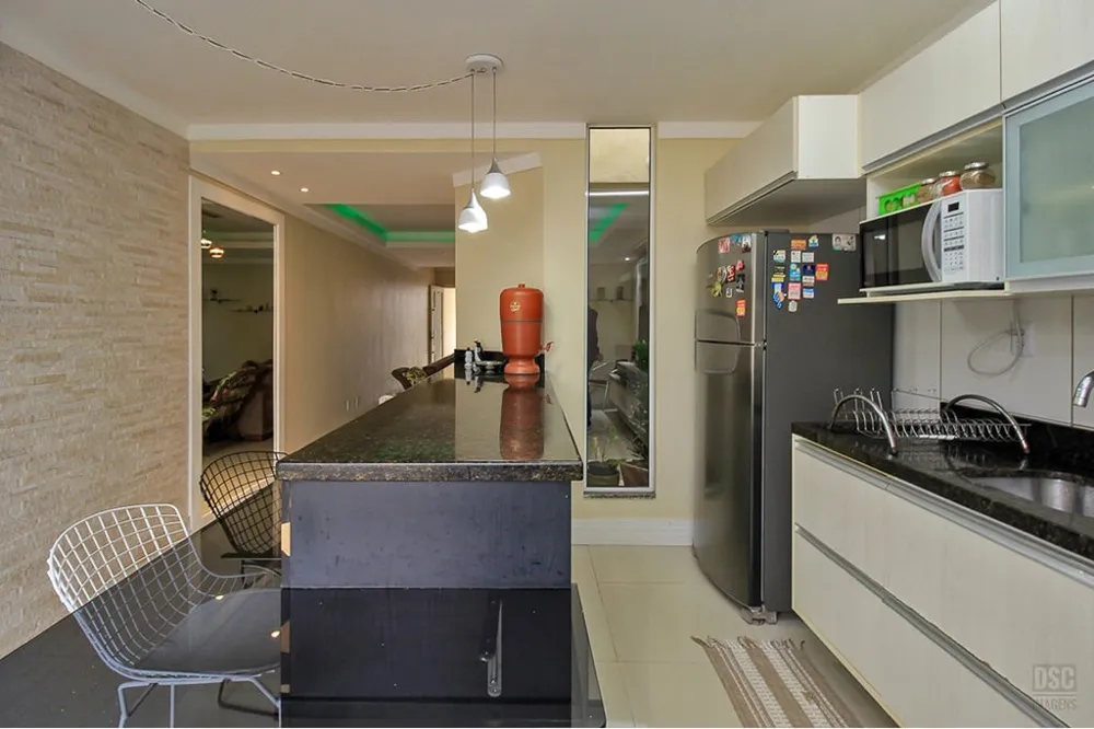 Casa para venda no bairro Guarujá em Porto Alegre