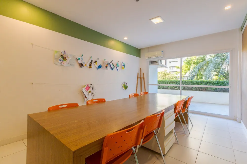 Apartamento para venda no bairro Passo da Areia em Porto Alegre
