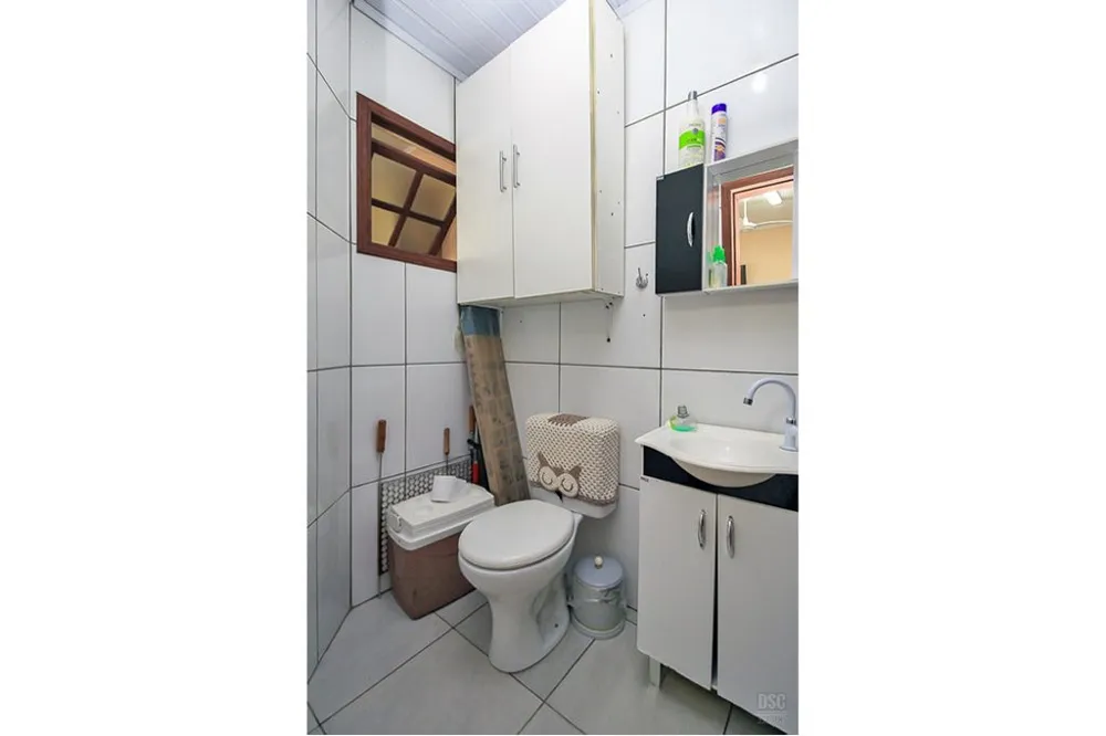 Casa para venda no bairro Guarujá em Porto Alegre