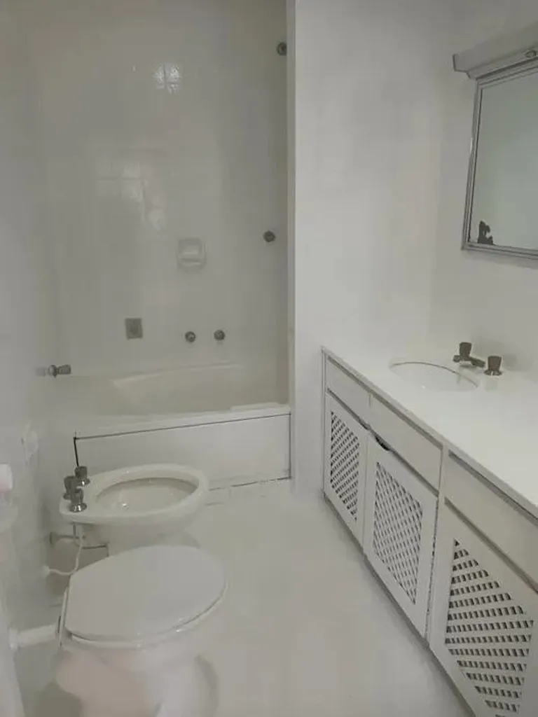 Apartamento para venda no bairro Moinhos de Vento em Porto Alegre