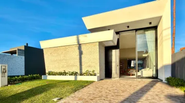 Casa de Condomínio para venda no bairro  em Xangri-lá