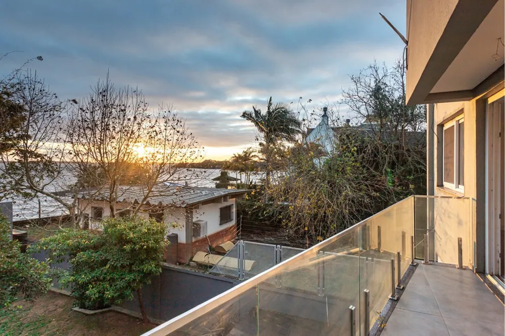 Casa para venda no bairro Tristeza em Porto Alegre