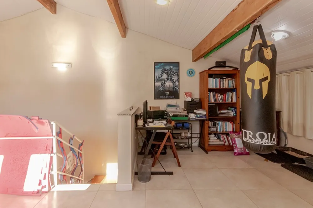 Casa para venda no bairro Lomba do Pinheiro em Porto Alegre
