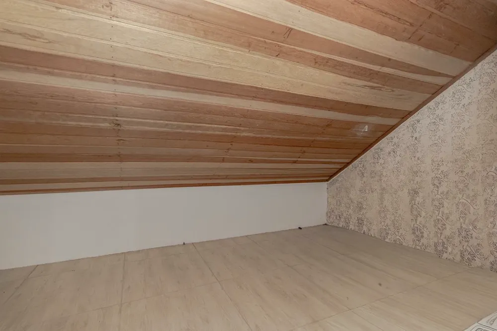 Casa para venda no bairro Guarujá em Porto Alegre