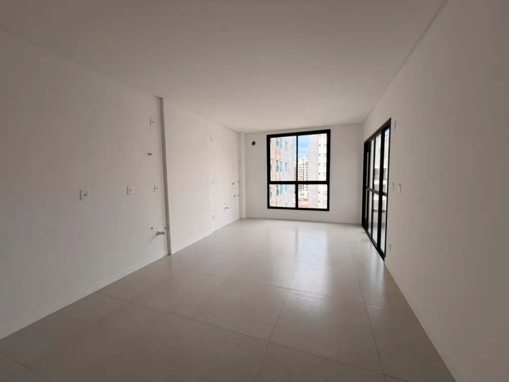 Apartamento para venda no bairro Meia Praia em Itapema