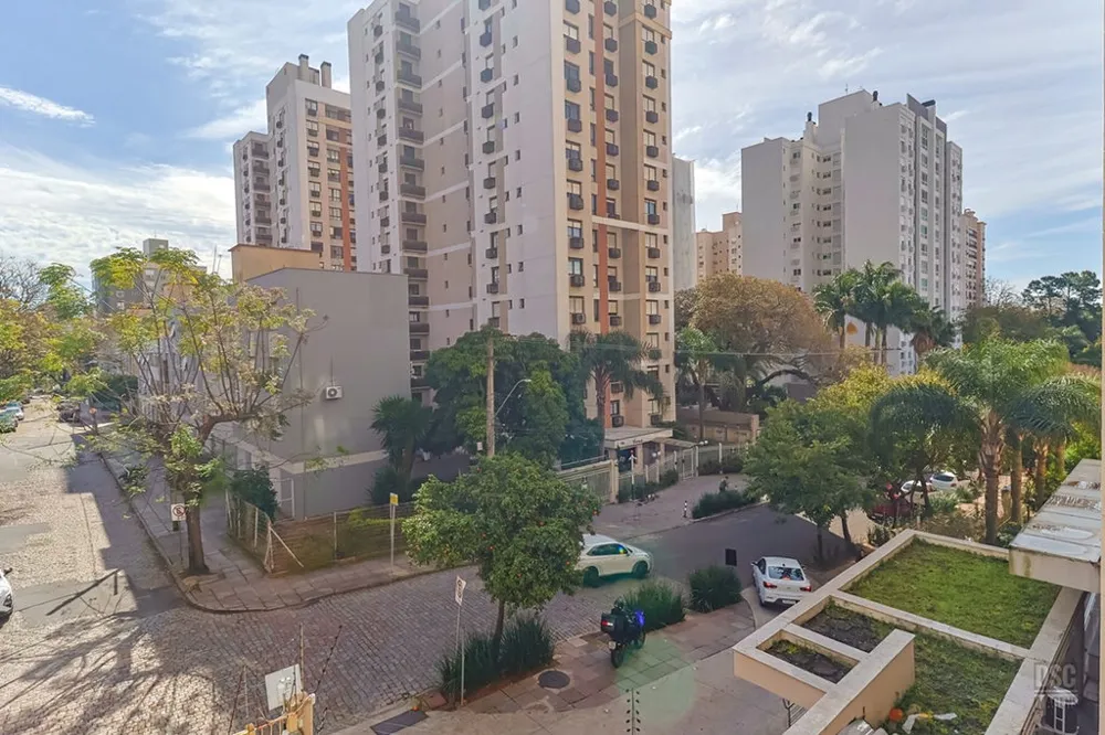 Apartamento para venda no bairro Passo da Areia em Porto Alegre