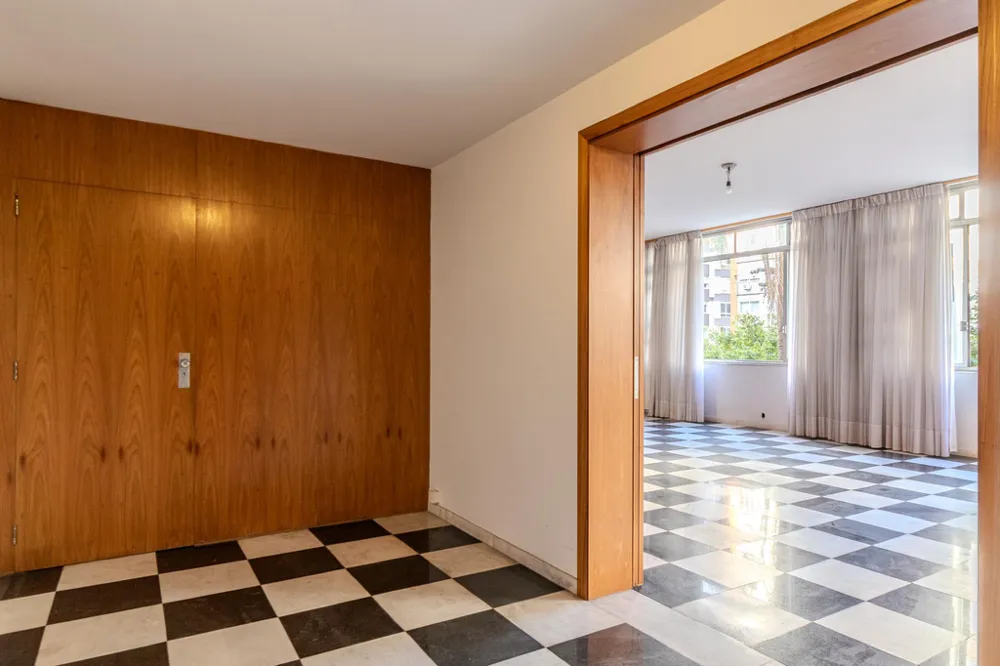 Apartamento para venda no bairro Moinhos de Vento em Porto Alegre
