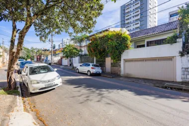Casa para venda no bairro Petrópolis em Porto Alegre