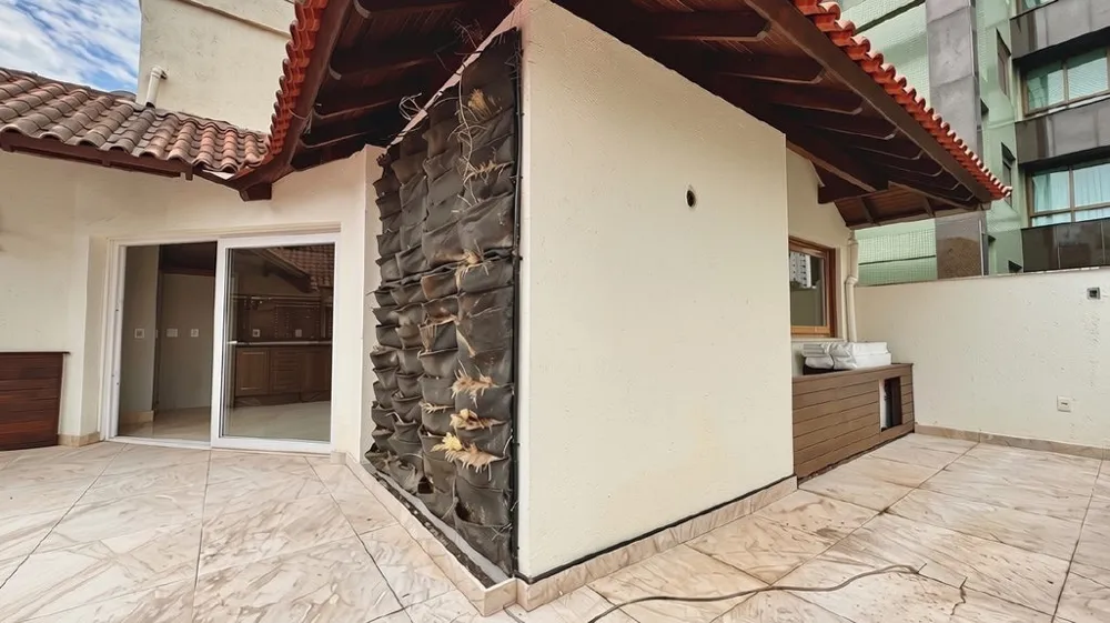 Casa em Condomínio para venda no bairro Três Figueiras em Porto Alegre