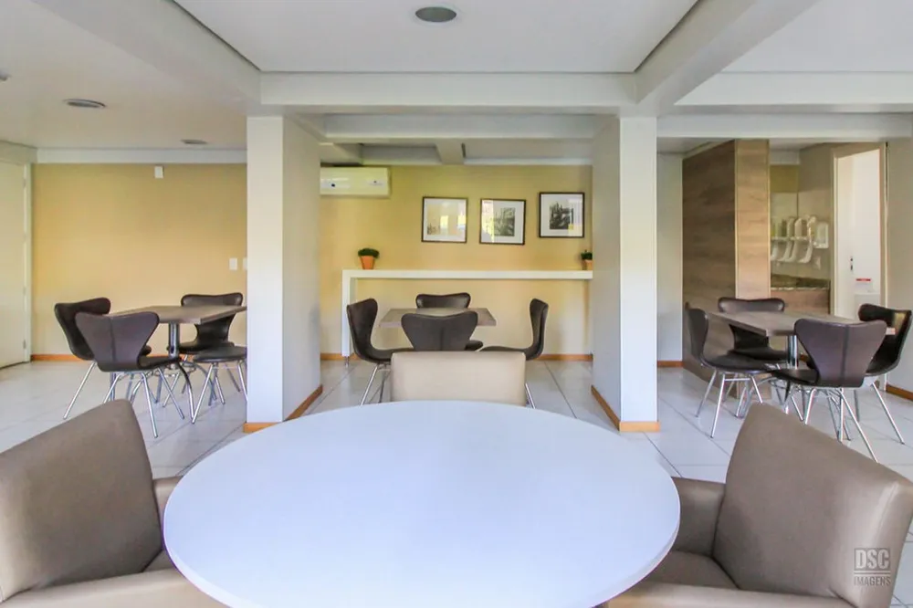 Apartamento para venda no bairro Vila Ipiranga em Porto Alegre