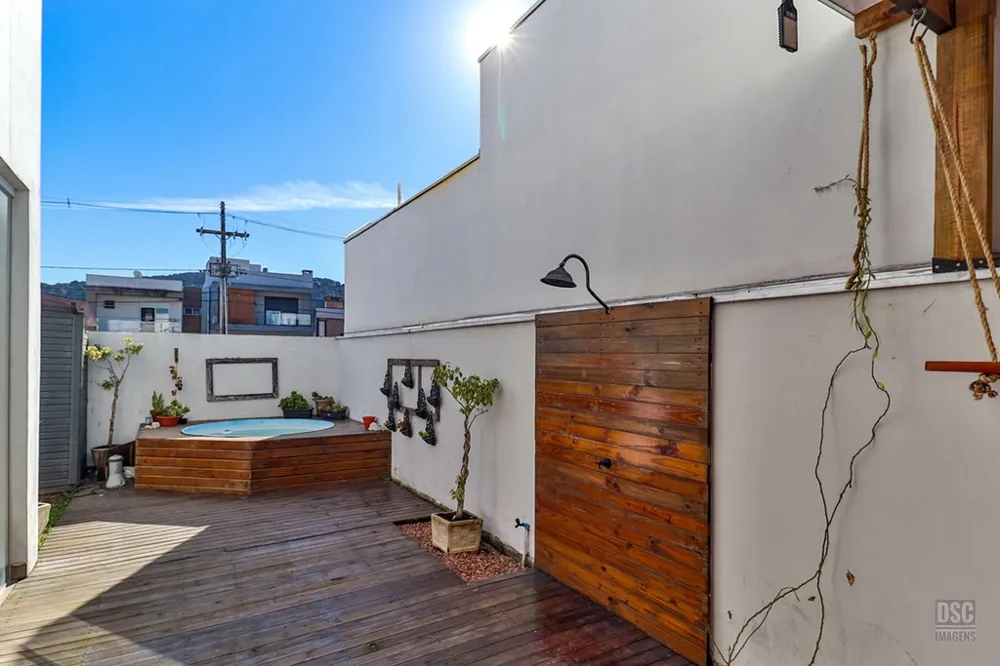 Casa em Condomínio para venda no bairro Hípica em Porto Alegre