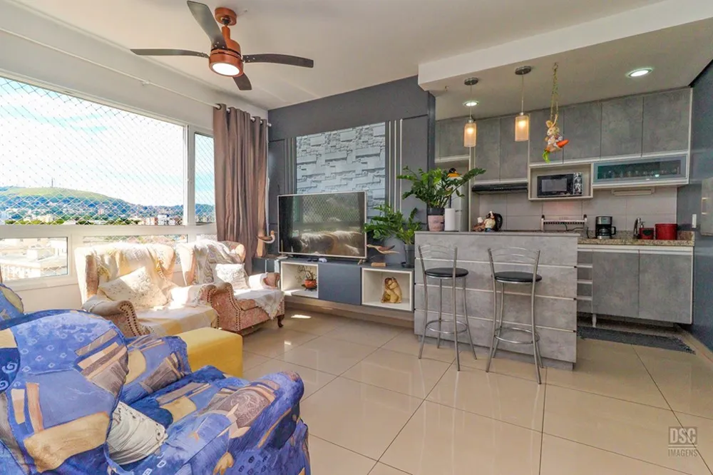 Apartamento para venda no bairro Medianeira em Porto Alegre