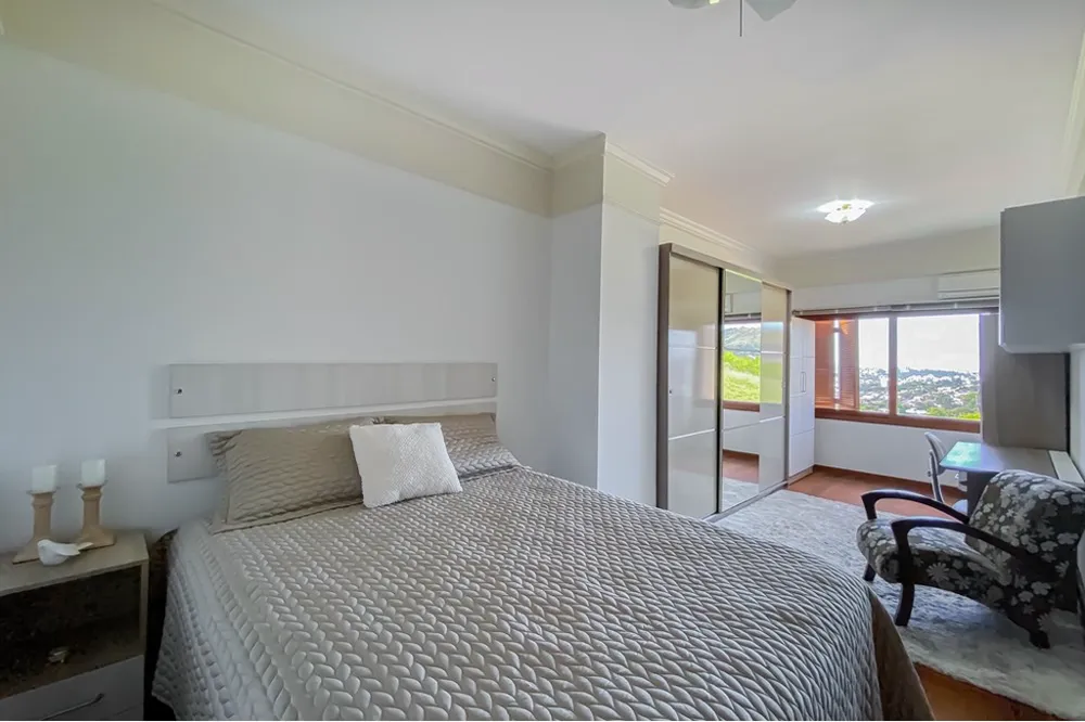 Casa para venda no bairro Teresópolis em Porto Alegre
