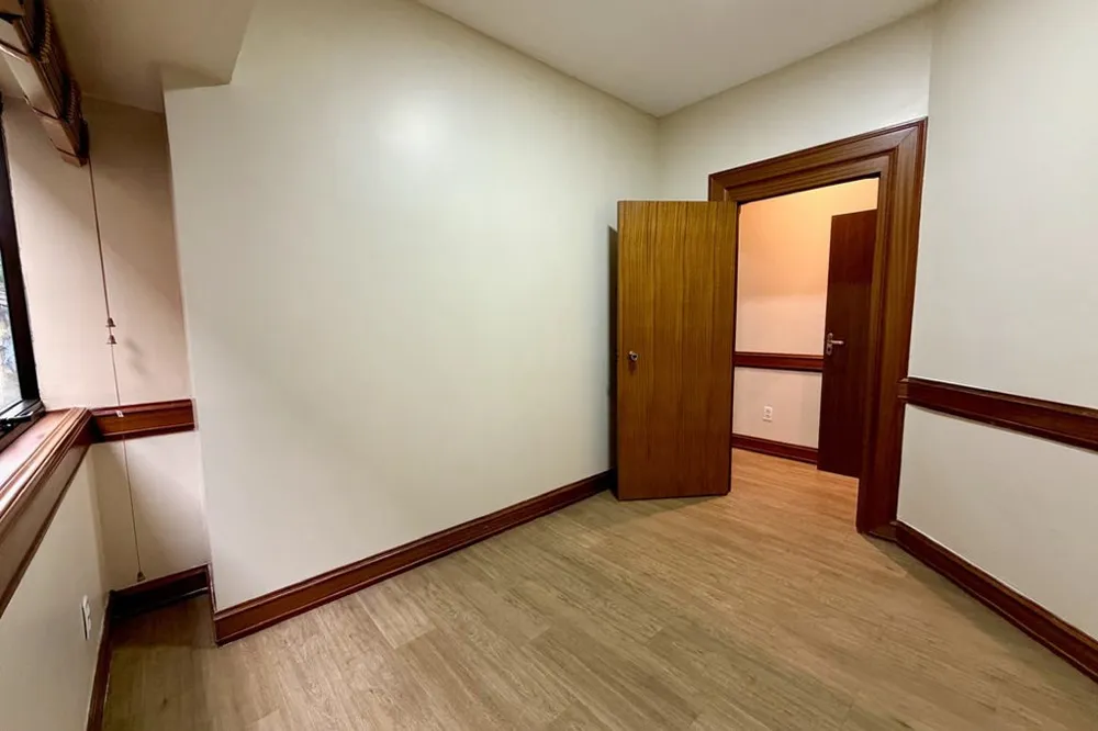 Sala para venda no bairro Rio Branco em Porto Alegre