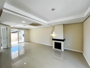 Casa para venda no bairro Chácara das Pedras em Porto Alegre