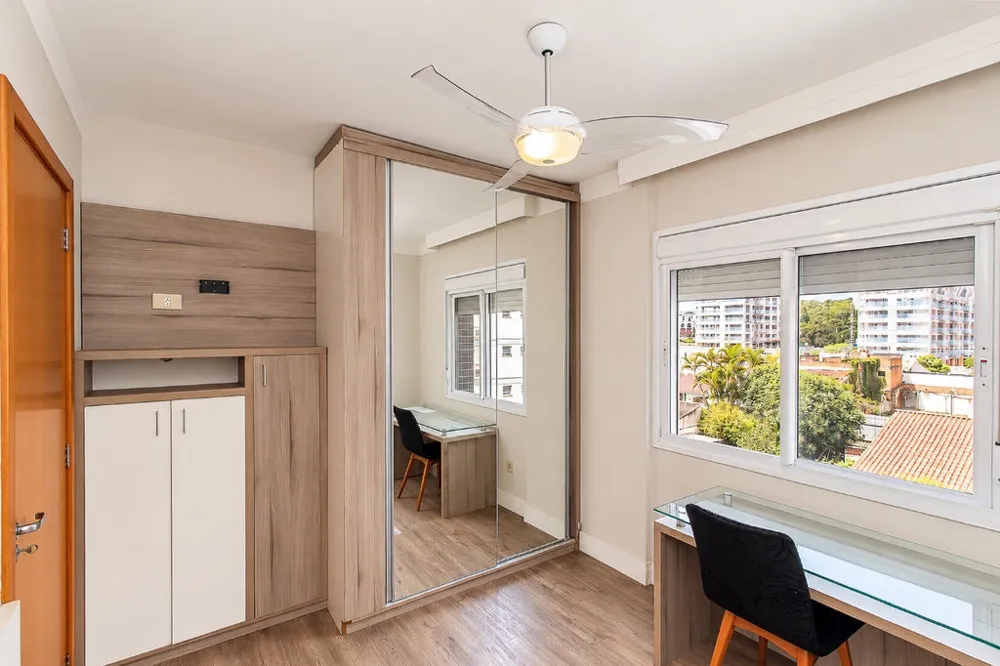 Apartamento para venda no bairro Passo da Areia em Porto Alegre