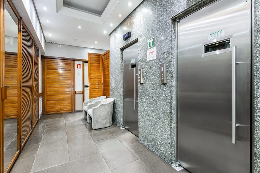 Sala para venda no bairro Petrópolis em Porto Alegre