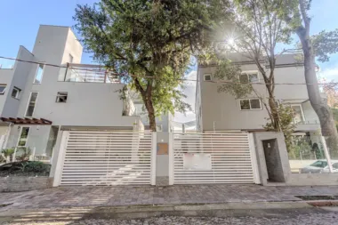Casa para venda no bairro Tristeza em Porto Alegre