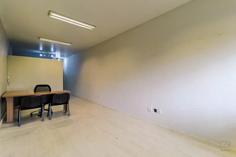 Sala para venda no bairro Passo da Areia em Porto Alegre