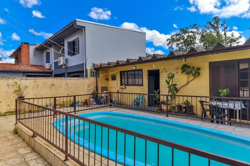 Casa para venda no bairro Rubem Berta em Porto Alegre
