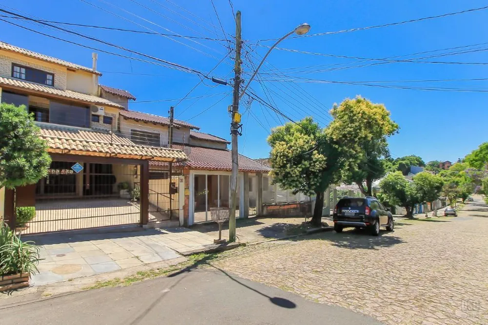 Casa para venda no bairro Cavalhada em Porto Alegre