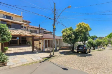 Casa para venda no bairro Cavalhada em Porto Alegre