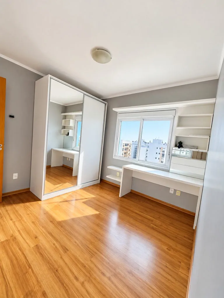Apartamento para venda no bairro Passo da Areia em Porto Alegre