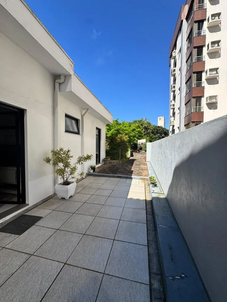 Casa para venda no bairro Menino Deus em Porto Alegre