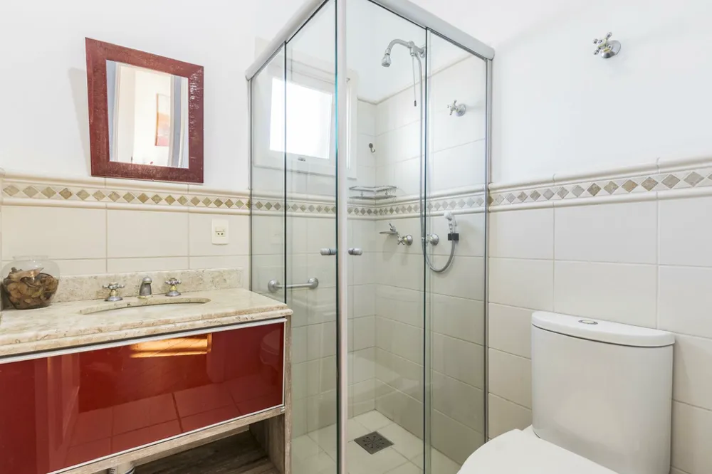 Casa para venda no bairro Chácara das Pedras em Porto Alegre