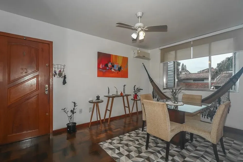 Apartamento para venda no bairro Passo da Areia em Porto Alegre
