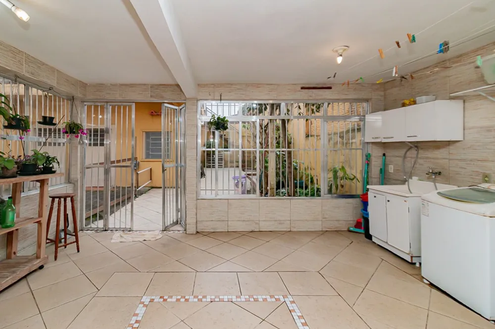 Casa para venda no bairro Vila Ipiranga em Porto Alegre